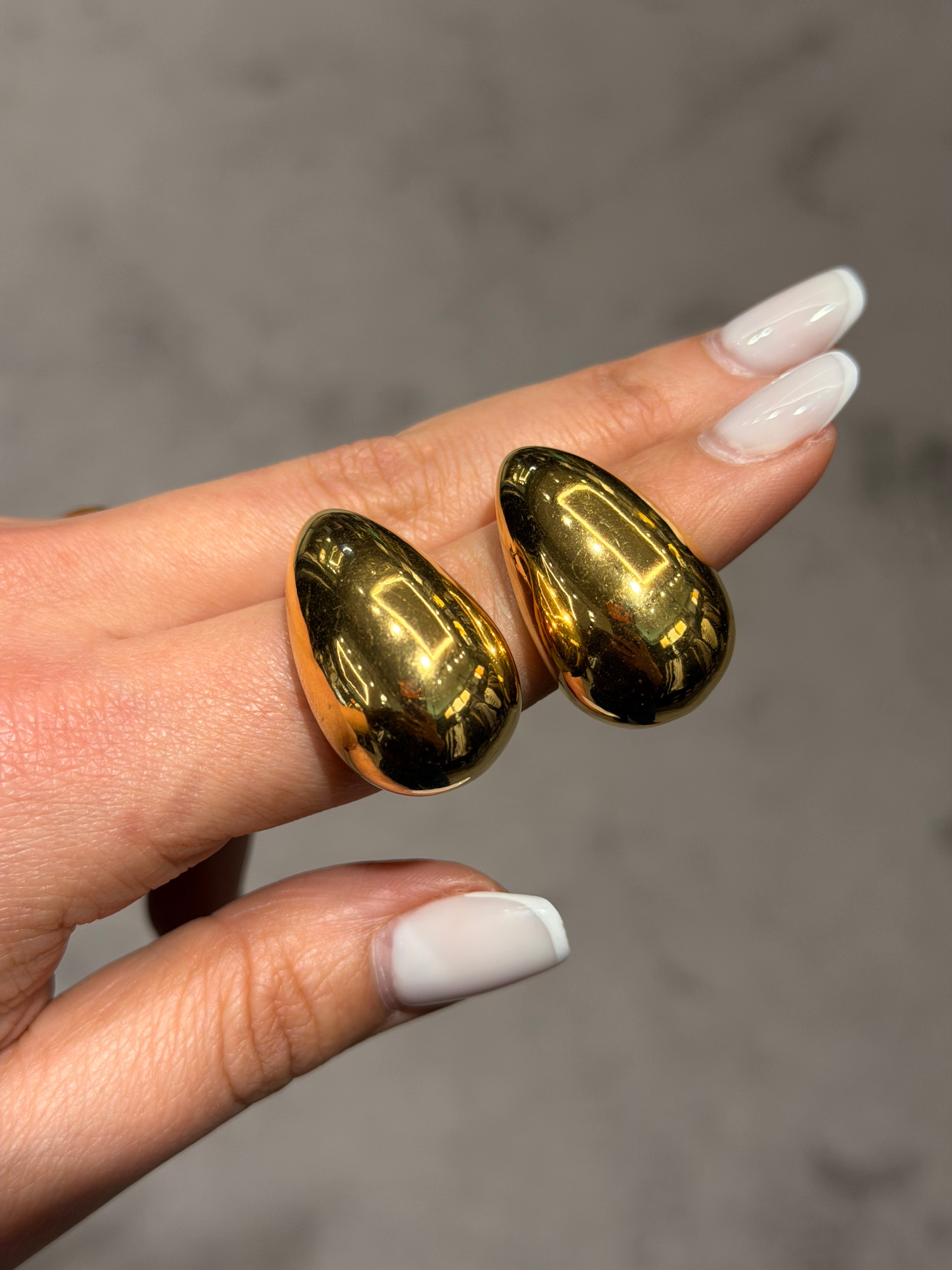 Büyük Damla Model Küpe Gold Ürün ikincil görseli