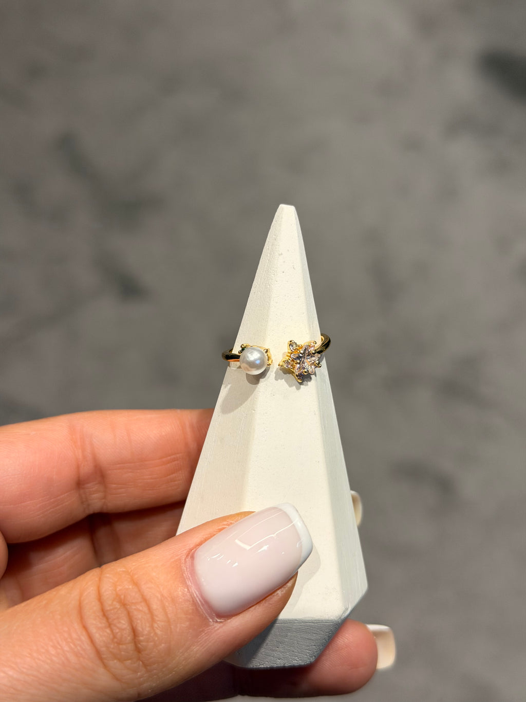 İncili Çiçek Model Ayarlanabilir Yüzük Gold