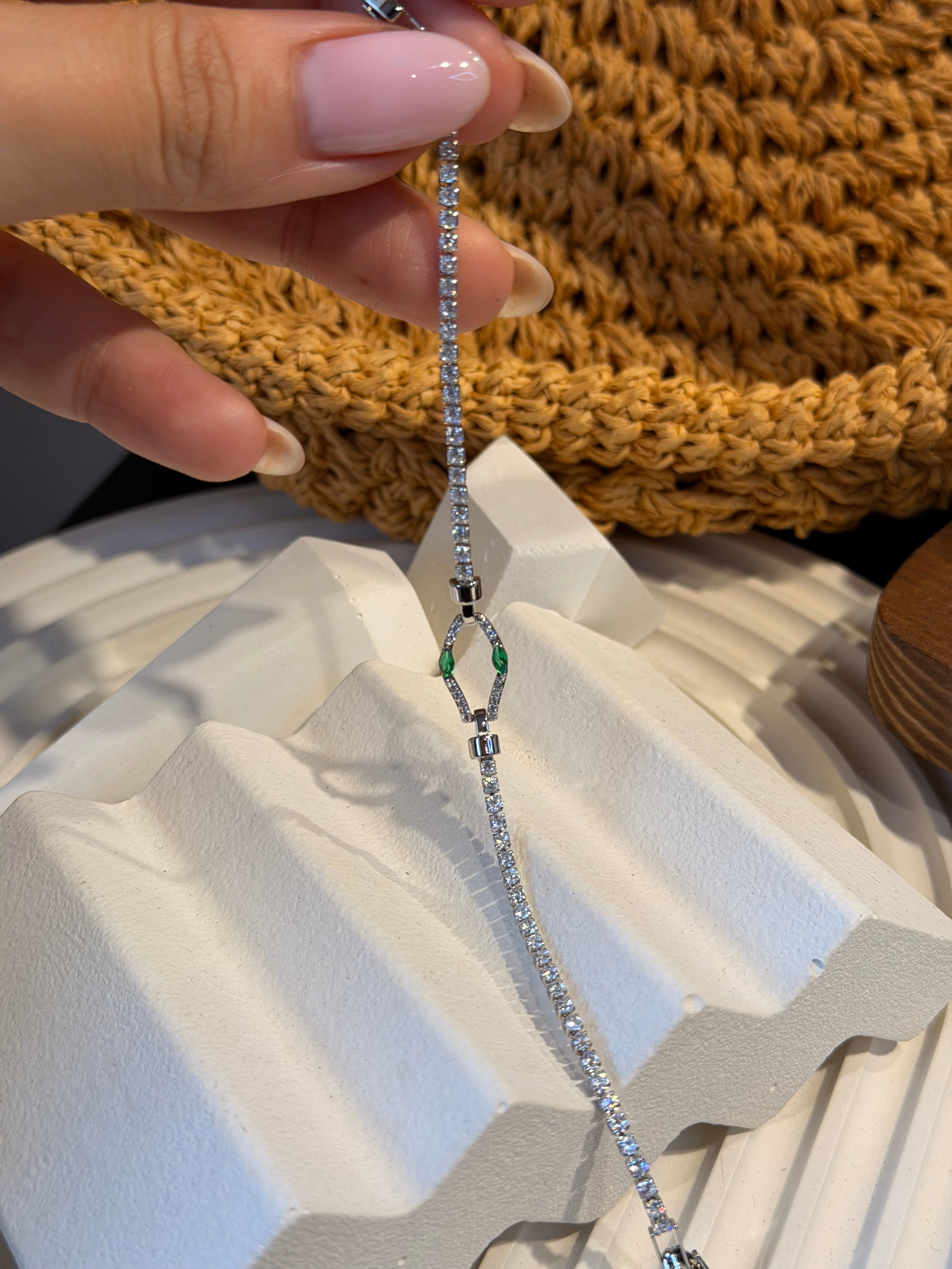 Pırlanta Yılan Model Taş Zarif Bileklik Ürün ikincil görseli