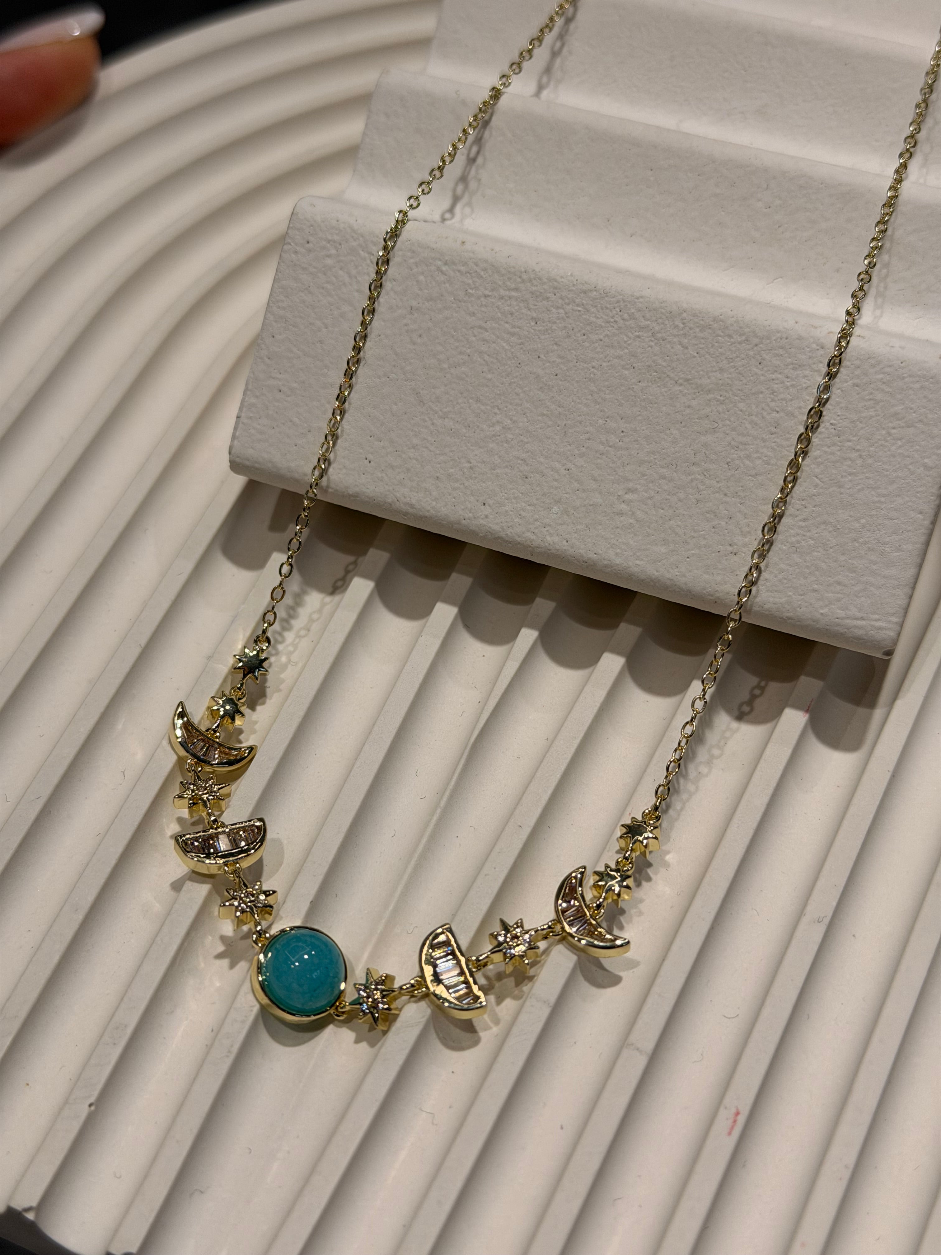 Mavi Ay Şifa Kolyesi Ürün ana görseli