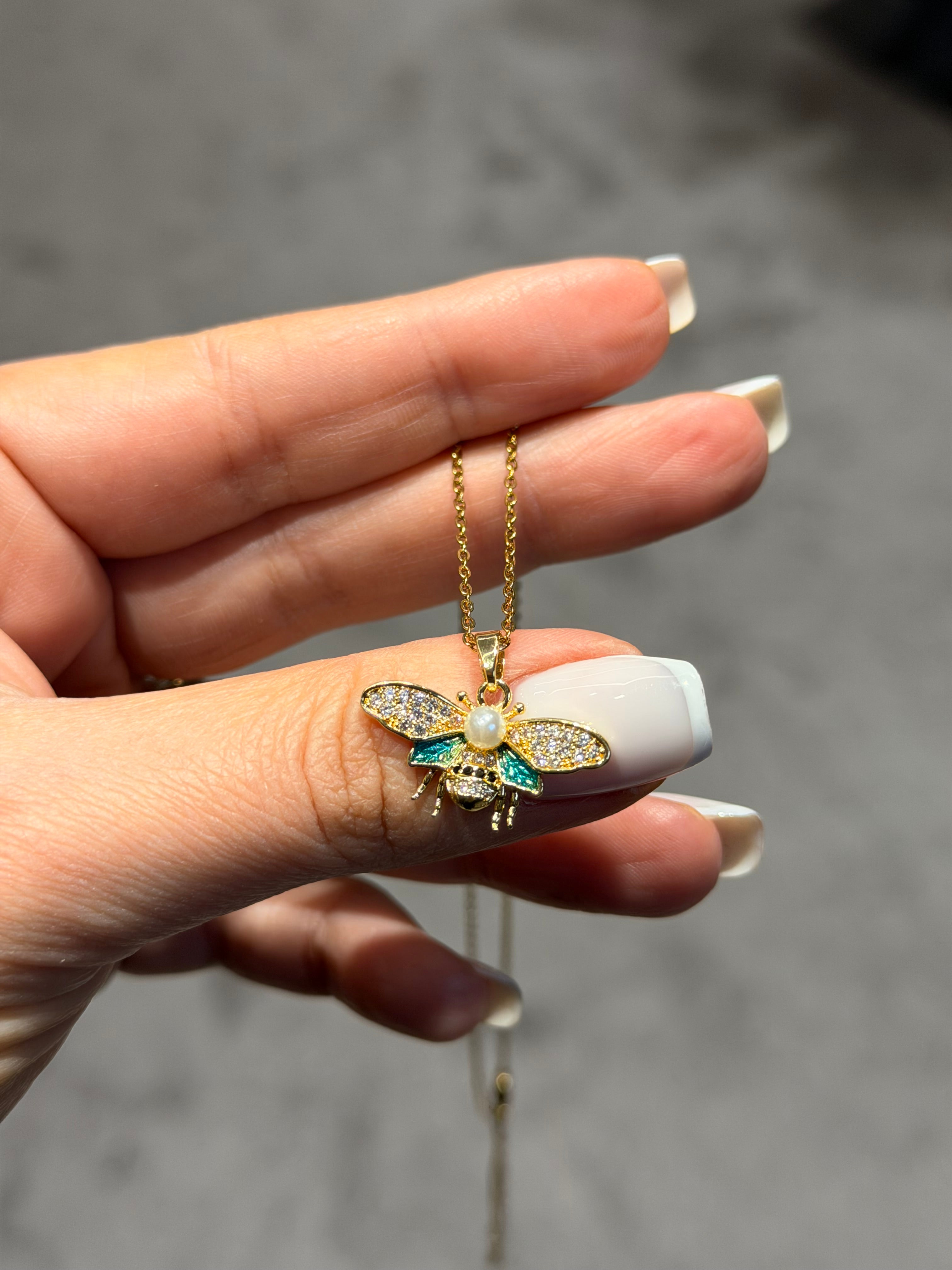 Arı Bereket Kolyesi Ürün ikincil görseli