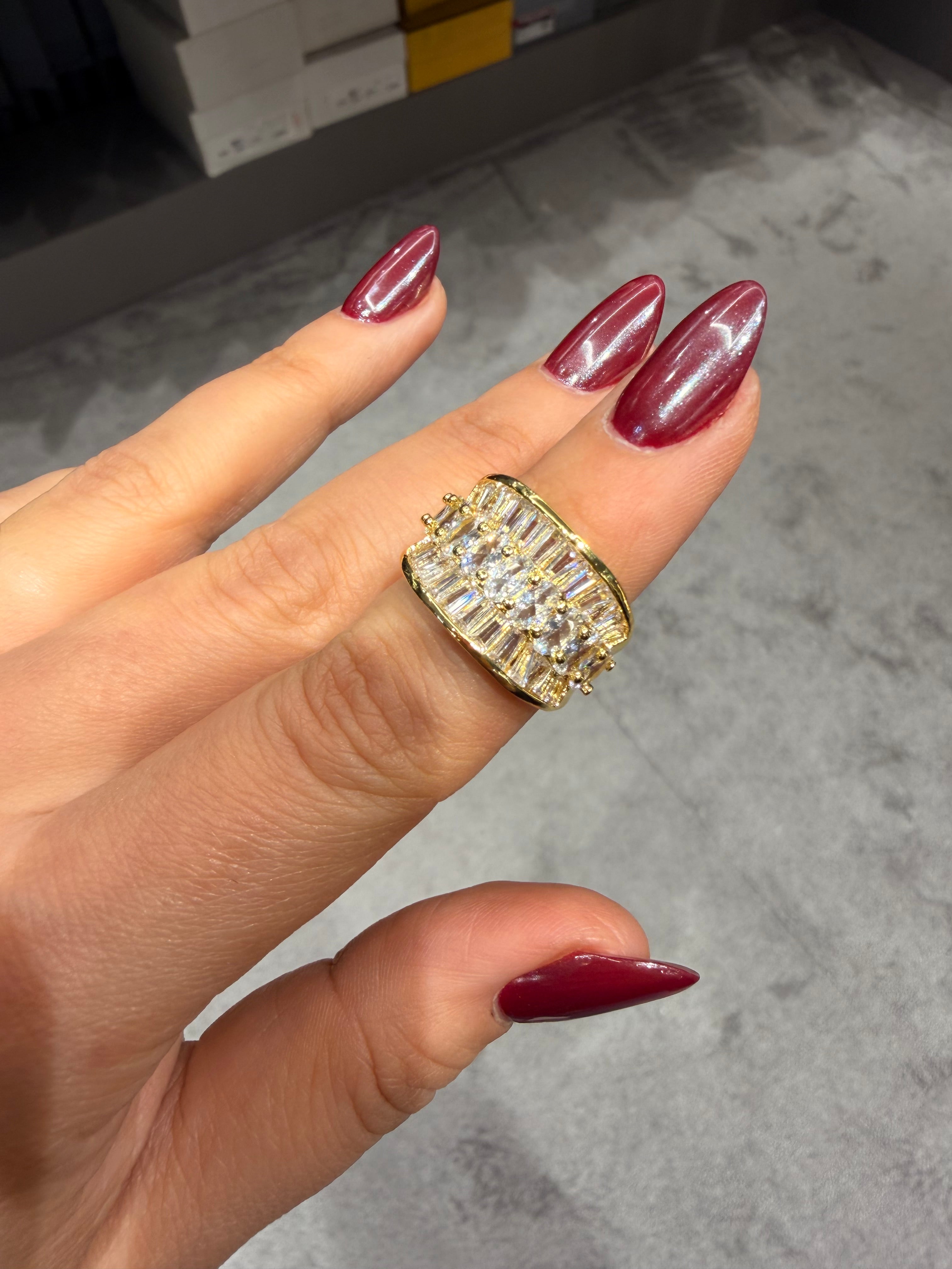 Geniş Pırlanta Taşlı Ayarlanabilir Gold Yüzük Ürün ikincil görseli