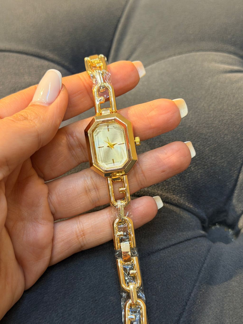 Vintage Model Paslanmaz Çelik Kadın Saat Gold