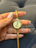 Vintage Model Paslanmaz Çelik Kadın Saat Gold