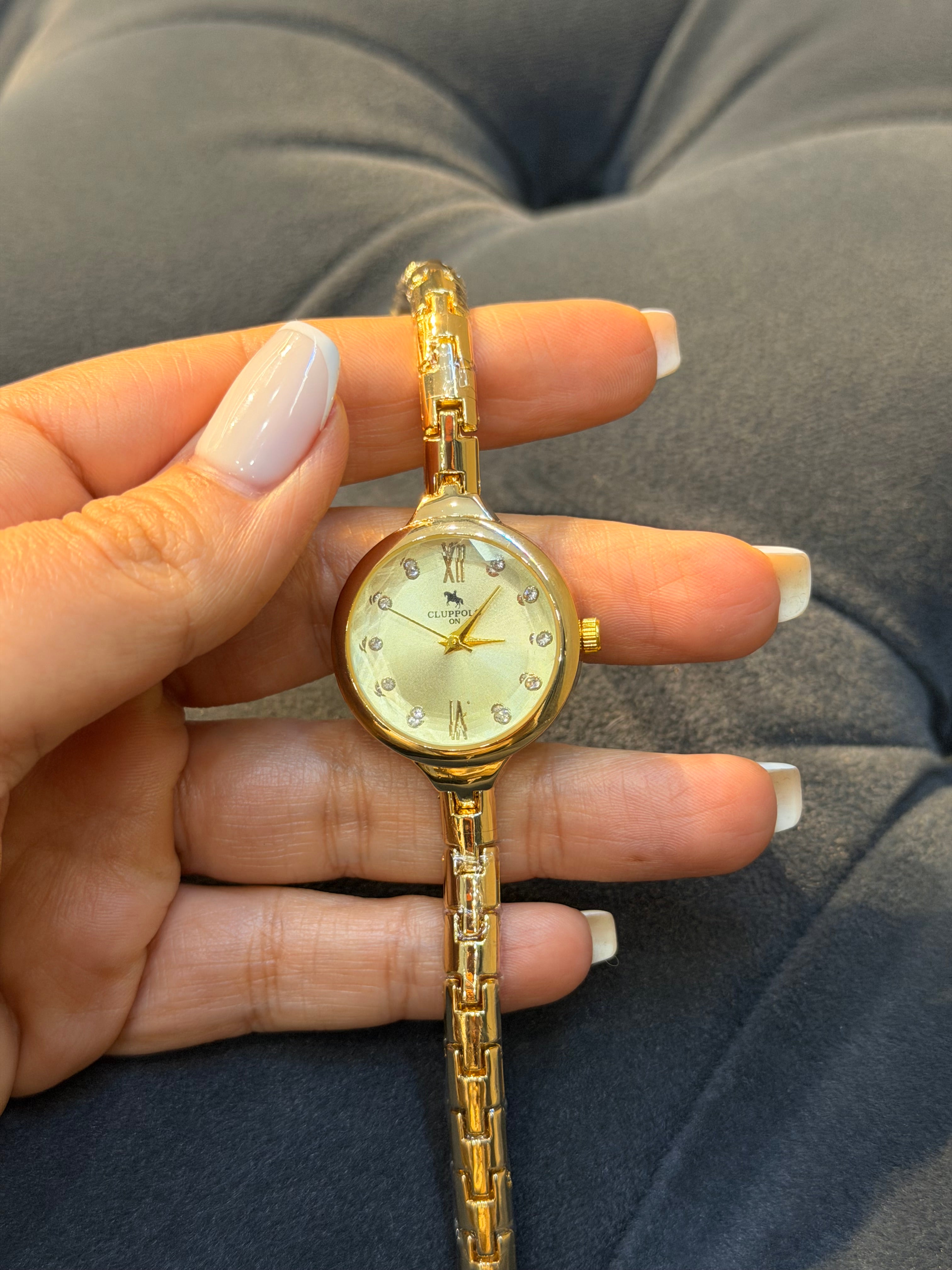 Vintage Model Paslanmaz Çelik Kadın Saat Gold