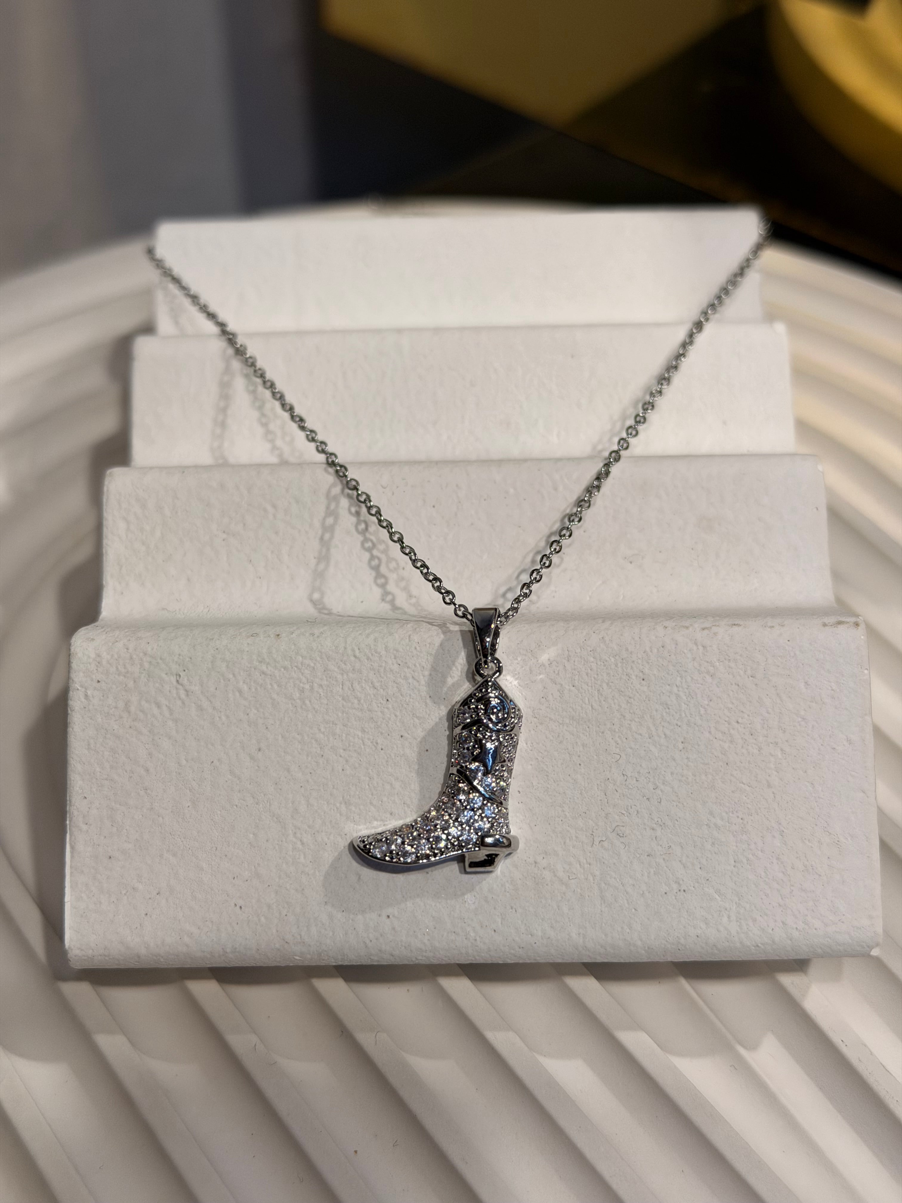 Kovboy Cesaret Kolyesi Ürün ana görseli