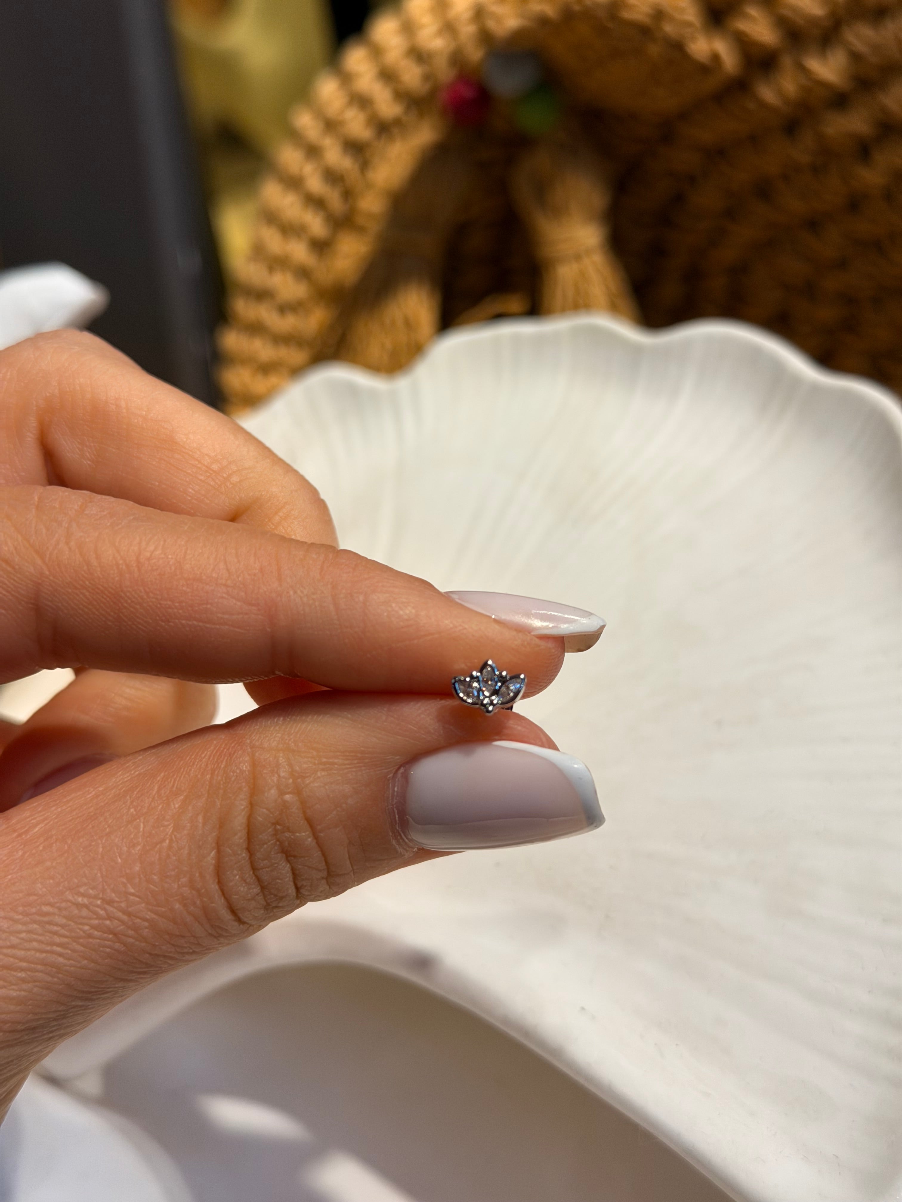 Lotus Model Cerrahi Piercing Silver Ürün ana görseli