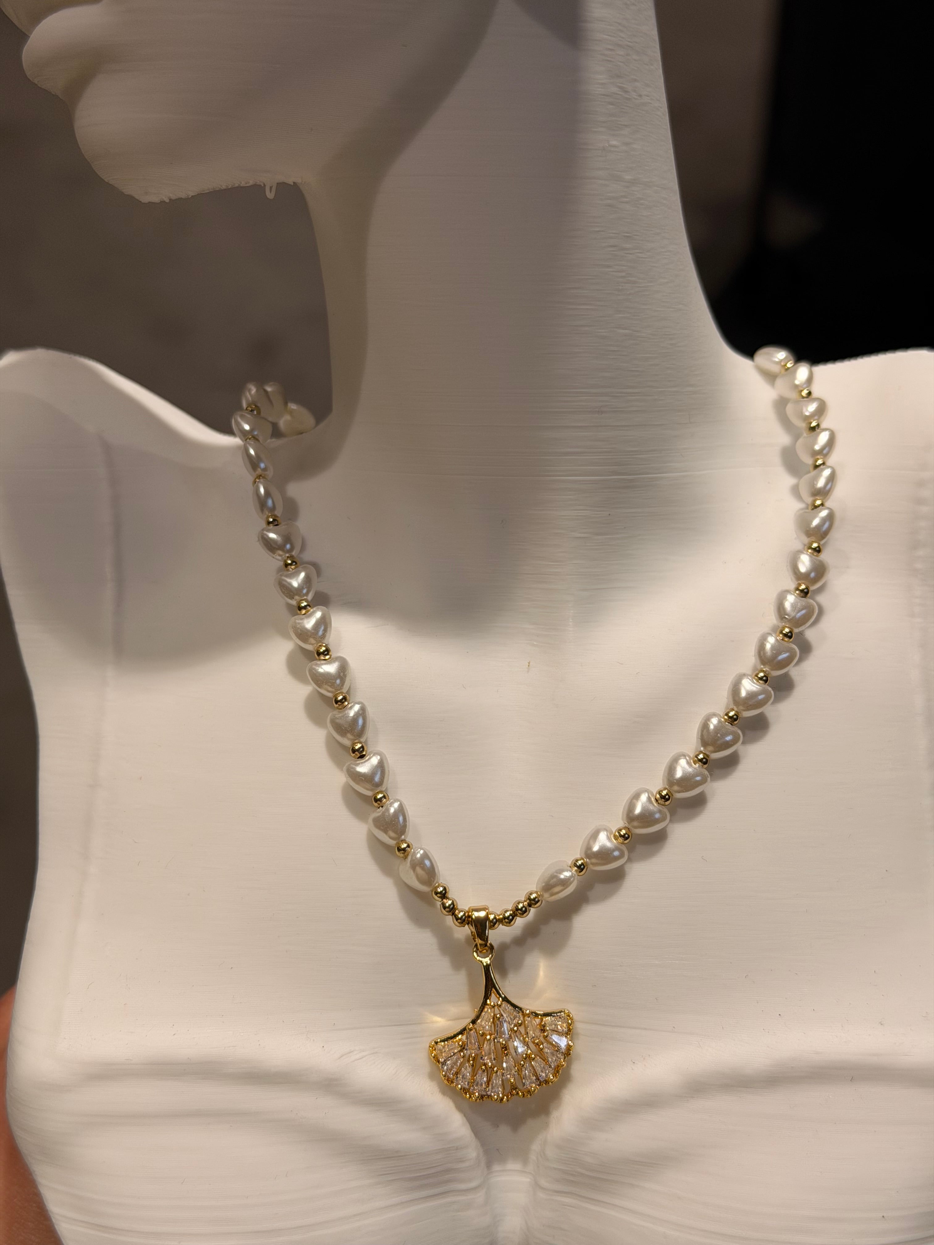 Pırlanta Taşlı Balık Kuyruğu İnci Kolye Ürün ikincil görseli