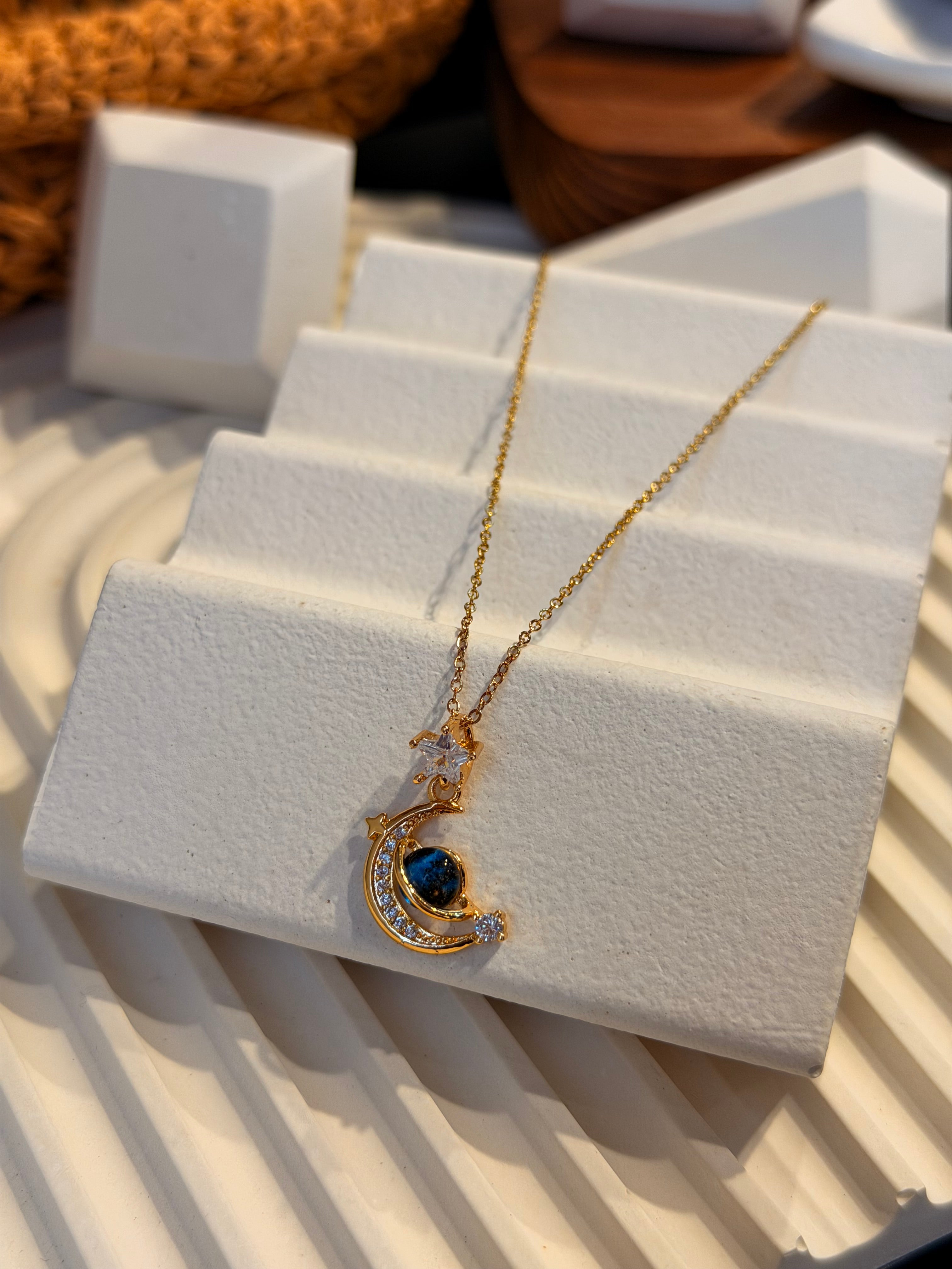 Gezegen Model Taşlı  Kolye Gold Ürün ana görseli