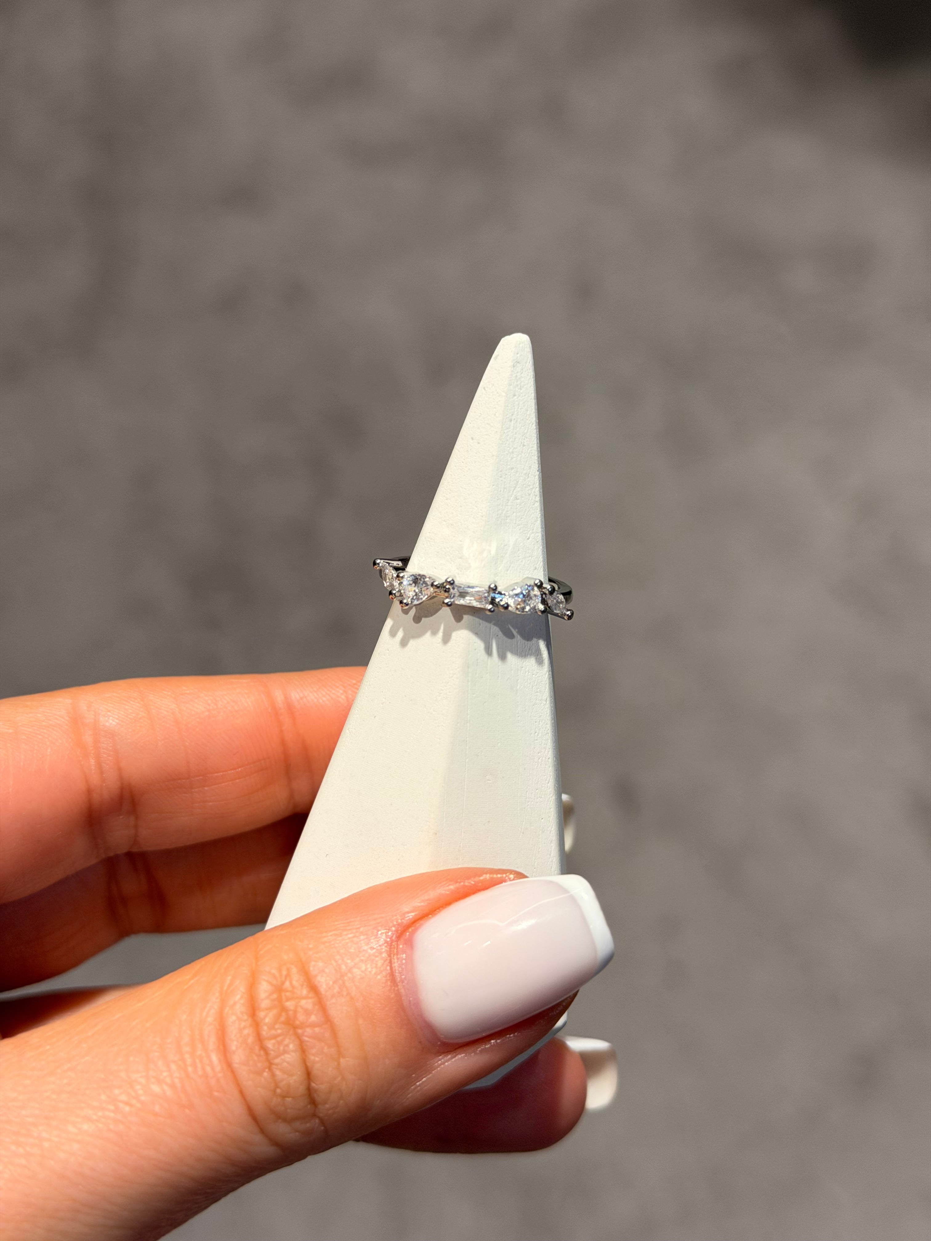 Taşlı Tasarım Model Ayarlanabilir Yüzük Silver