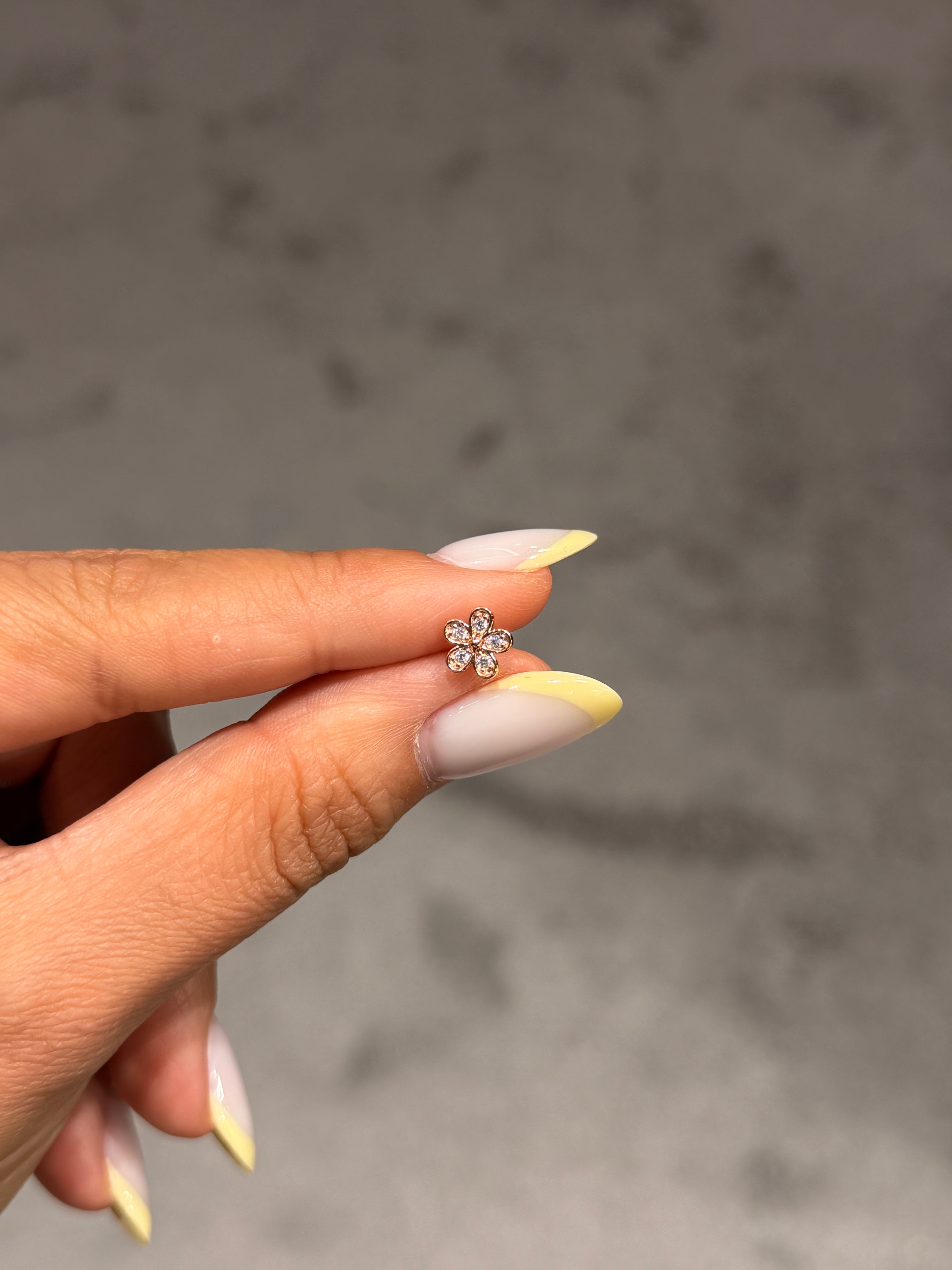 Pırlanta Çiçek Model Cerrahi Piercing Rose Gold