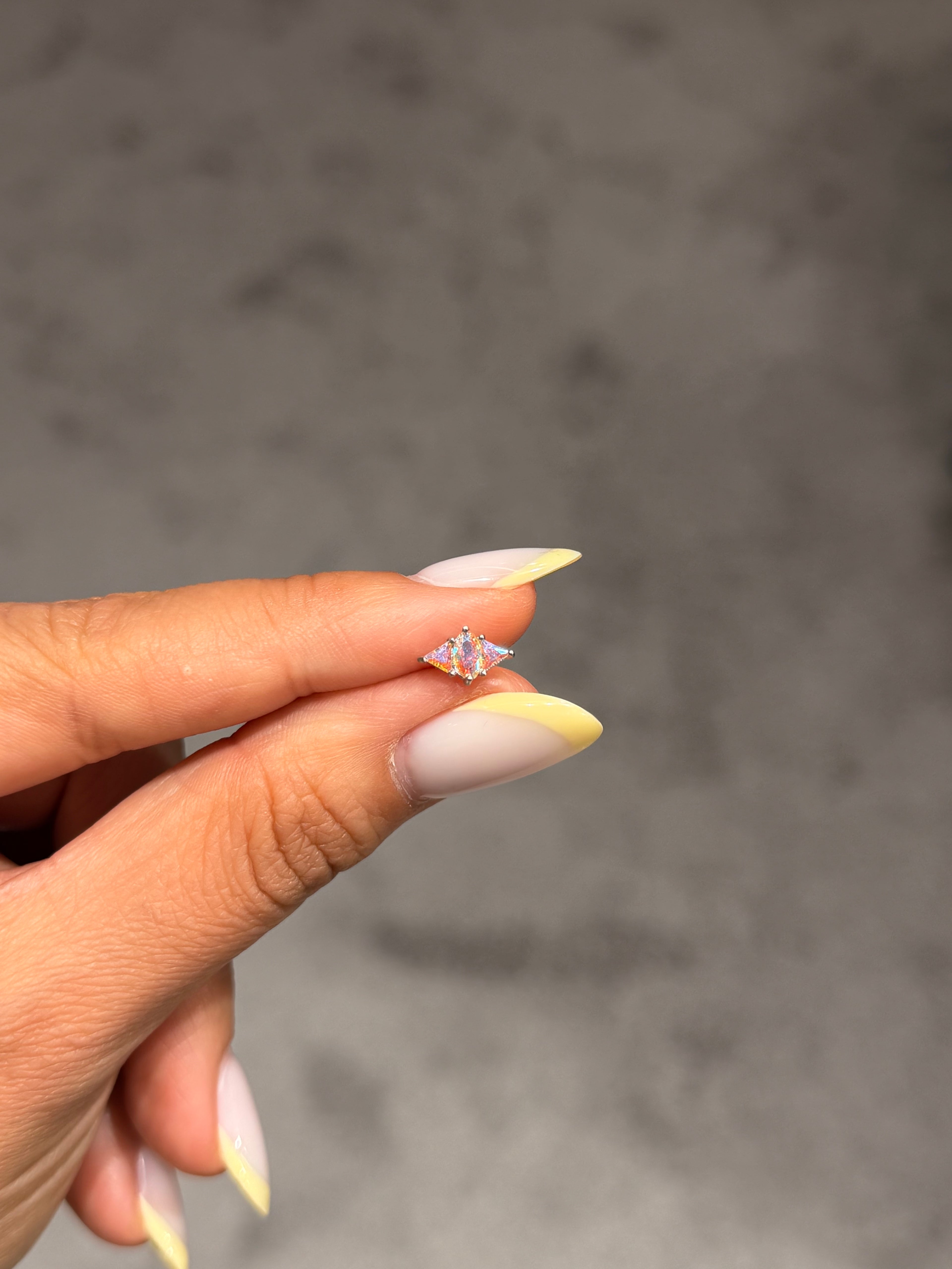 Sedef Taşlı Model Cerrahi Piercing Silver